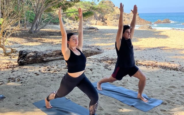 Clase grupal de yoga con Wanderlust Sayulita photo 7