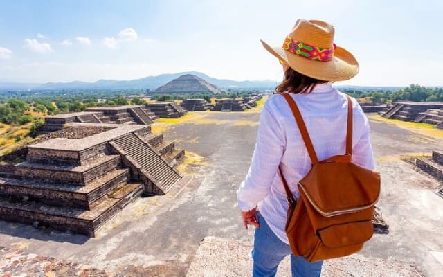 Tour to Teotihuacan includes Cuevas a mystical History