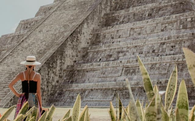 Private Tour Chichen Itzá and Cenote plus Valladolid Magic town