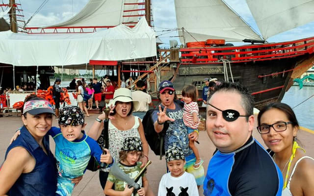 ¡Cena con piratas! Show nocturno y cena photo 14