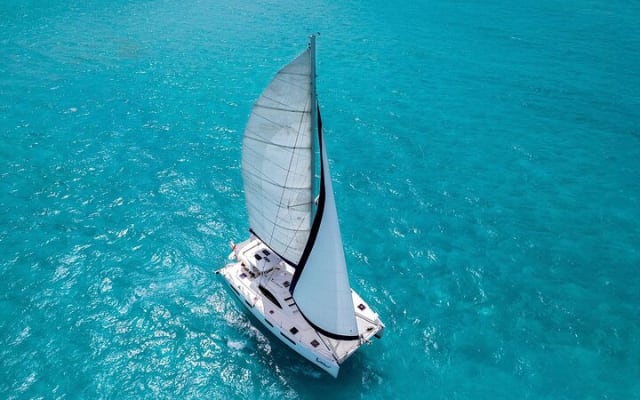 Half-Day Luxury Sailing in Puerto Morelos with Open Bar photo 4