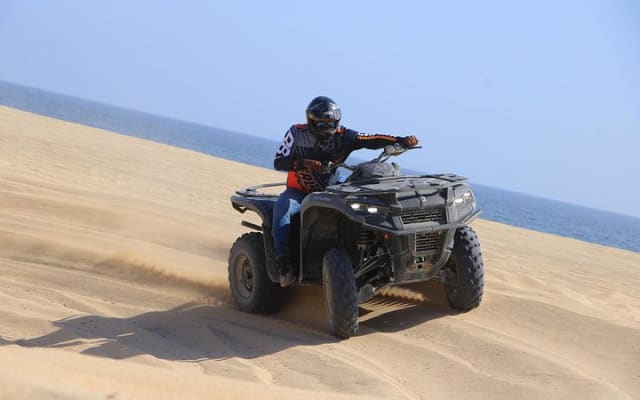 Experiencia extrema en cuatrimoto todoterreno por la playa y el desierto de Cabo photo 4
