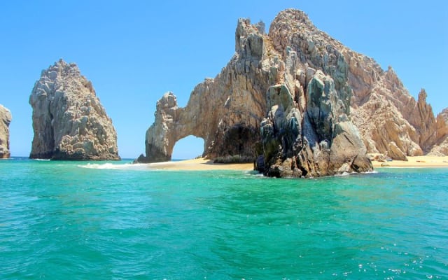 Paseo en bote con fondo de cristal por Cabo San Lucas hasta el famoso Arco photo 10