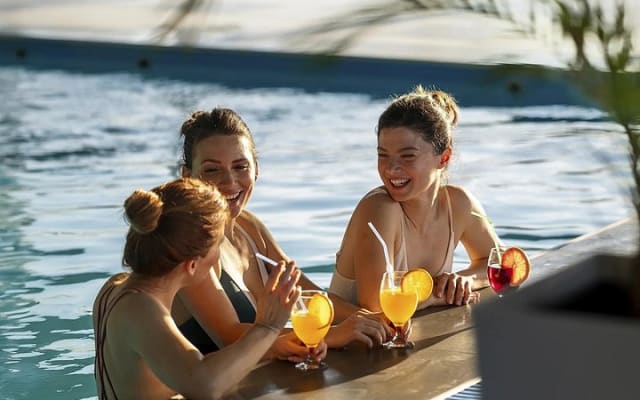 Club de playa privado todo incluido en Cabo con barra libre y buffet photo 5