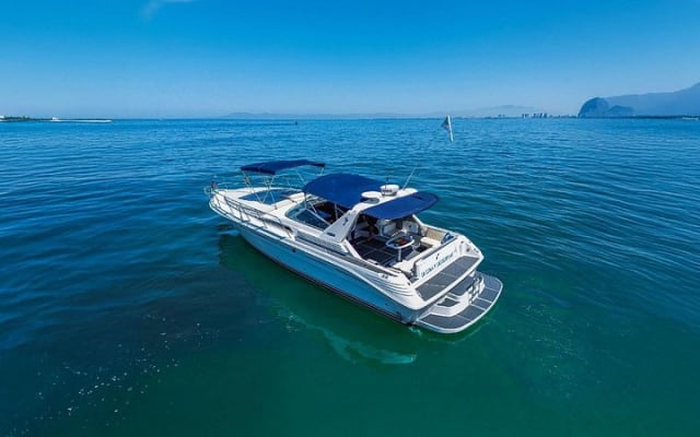 Luxury private yacht charter in Puerto Vallarta