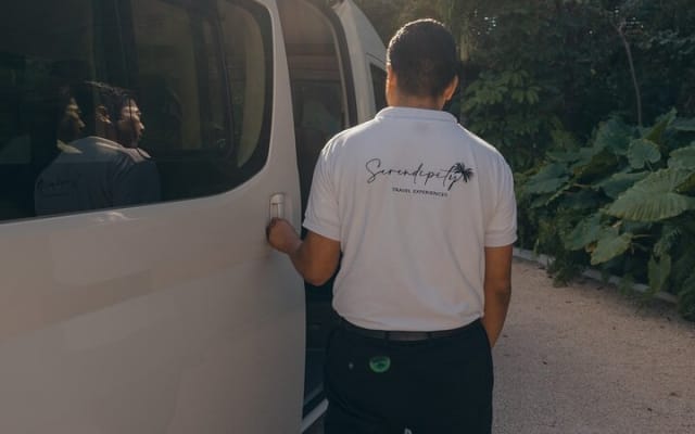 Airport Transfer One Way - Cancun / Tulum - Private or Luxury photo 3