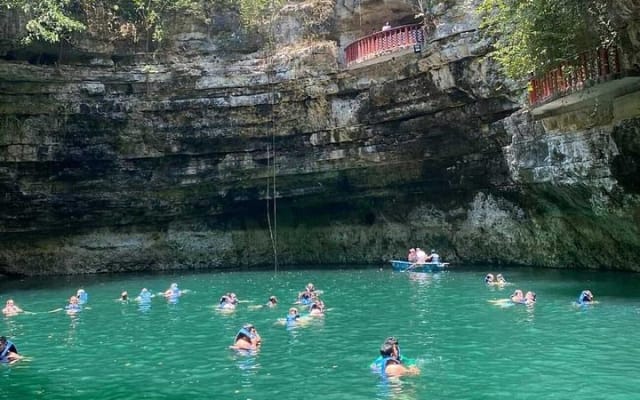 Chichén Itzá, baño en cenote y Pueblo Mágico de Izamal con comida buffet photo 12