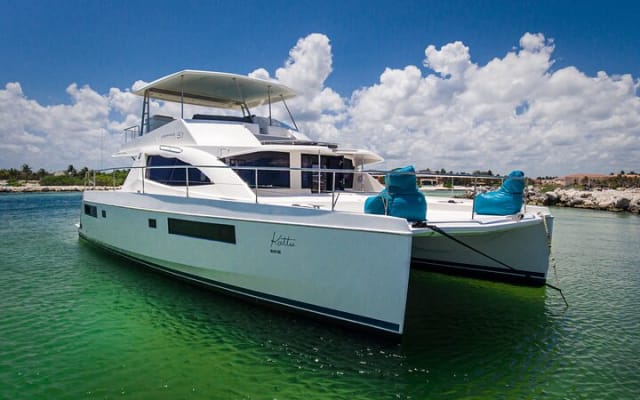 Private 3-Hour Romantic Yacht Dinner – Tulum 51' Leopard photo 10