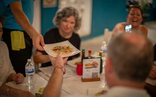 Visite gastronomique nocturne Taco Adventure avec Vallarta Food Tours photo 14
