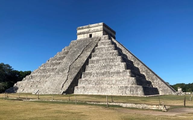 Chichén Itzá and Cenotes Day Trip with Traditional Lunch photo 2