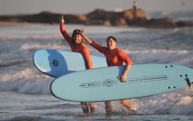 ¡Surfea el mejor spot de la zona! Con instructor certificado. photo 2