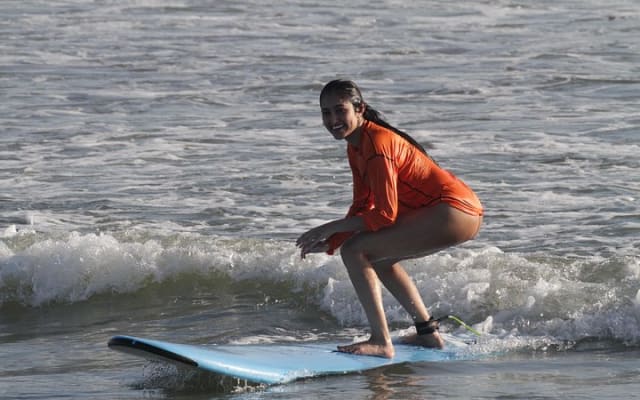 ¡Surfea el mejor spot de la zona! Con instructor certificado. photo 5