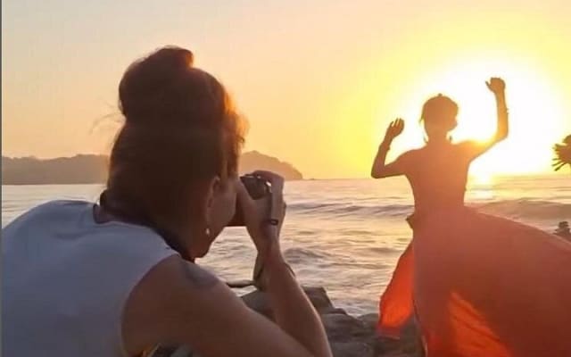 Experiencia de sesión de fotos con el vestido volador en Sayulita photo 2