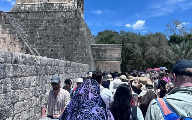 Private Tour to Chichen Itza and Mayan Cenote Swimming photo 4
