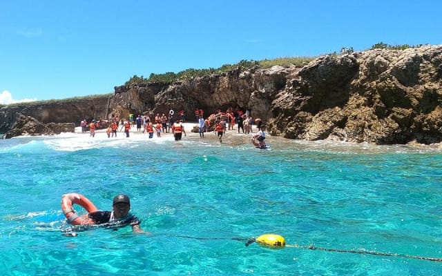 Tour a las Islas Marietas y Playa Escondida photo 6