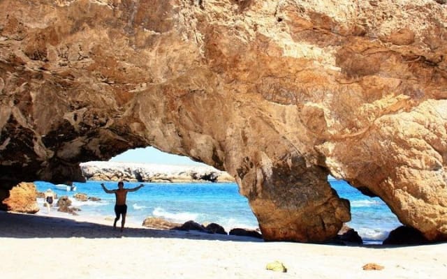 Tour a las Islas Marietas y Playa Escondida photo 7