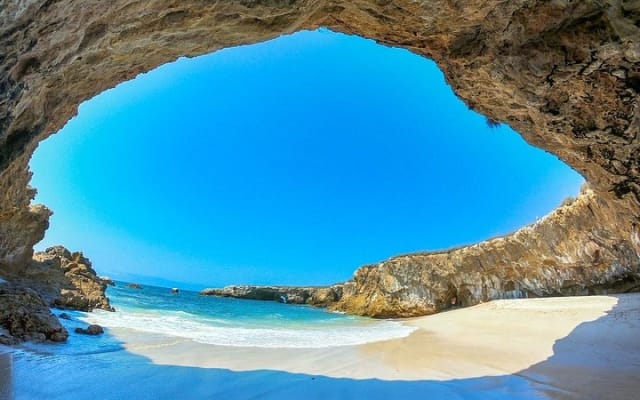 Tour a las Islas Marietas y Playa Escondida photo 8