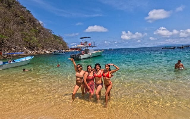 Hiking in Hidden Beaches : Boca, Colomitos & Las Ánimas photo 2