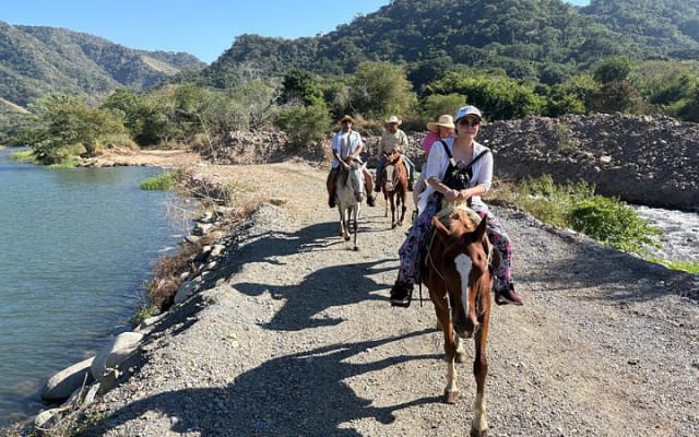 Paseo a caballo: degustación de tequila, barbacoa y margaritas photo 3