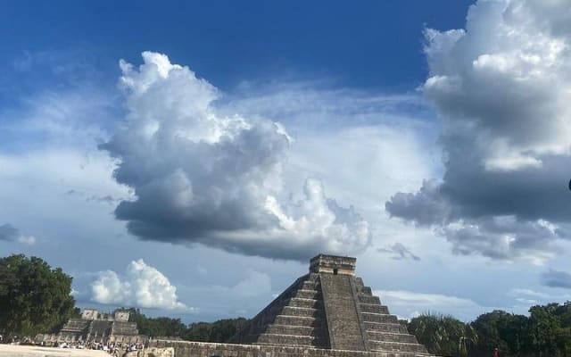 Day trip to Chichen Itza and the Mayan shrine and bath in cenote