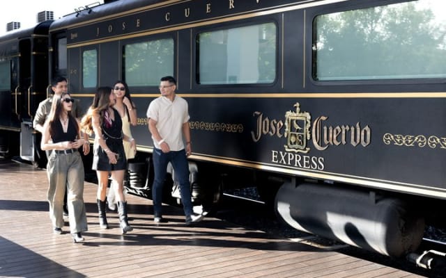 Excursión a Tequila desde Guadalajara en el tren Jose Cuervo Express photo 2