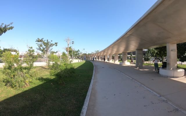 Mérida en trottinette électrique : Paseo de Montejo et parc La Plancha photo 12