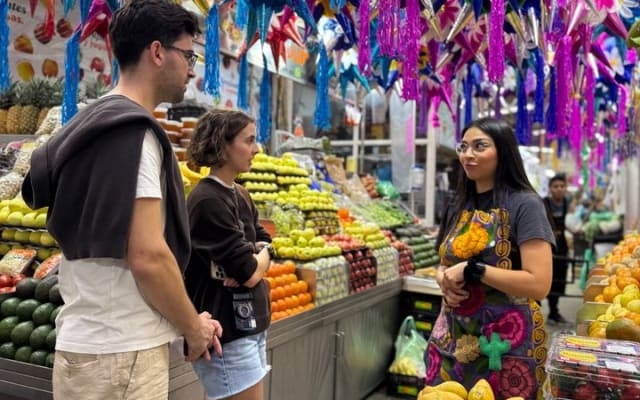 Market Tour, Hand Tortillas & Sauces in Mexico City