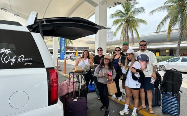 Transporte VIP del aeropuerto PVR a SIARI RITZ y NAUKA photo 5