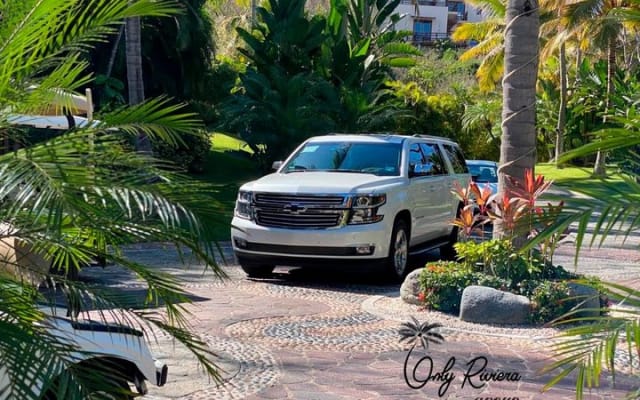 Transporte VIP del aeropuerto PVR a SIARI RITZ y NAUKA photo 6