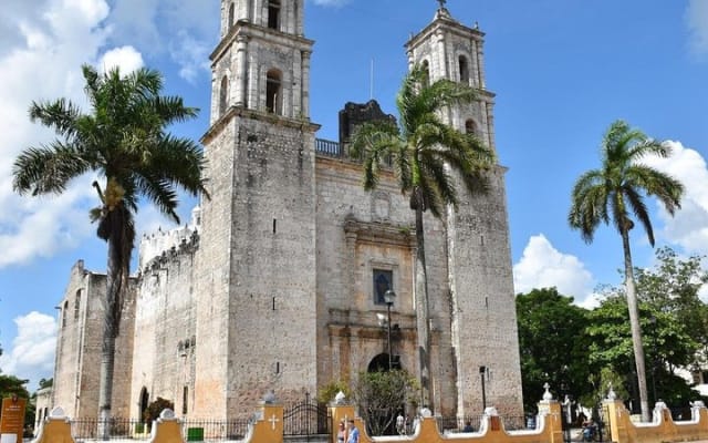 Chichen Itza Tour Plus with Cenote Swim from Tulum City photo 3