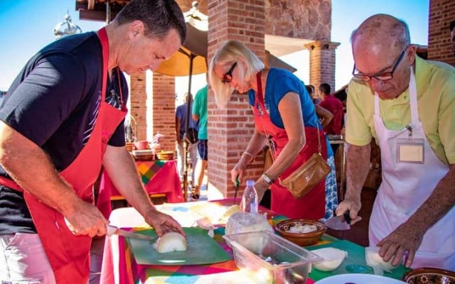 Clase de cocina de mariscos y recorrido por el mercado en Puerto Vallarta photo 9