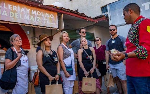 Clase de cocina de mariscos y recorrido por el mercado en Puerto Vallarta photo 4