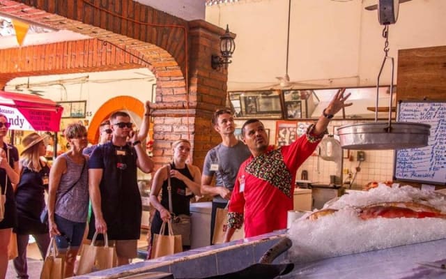 Clase de cocina de mariscos y recorrido por el mercado en Puerto Vallarta photo 2