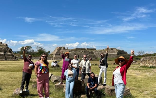 Monte Alban for 3hrs, Black Pottery and Alebrijes with Admissions