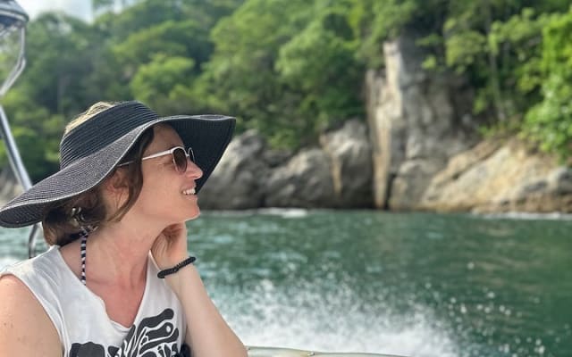 Authentic Local Experience in Quimixed Boat Tour and Waterfall photo 8