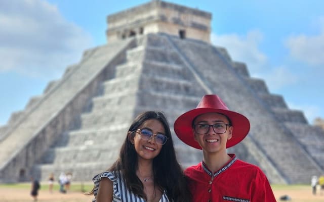 Tour 100% en español a Chichén Itzá + cenote + Izamal photo 2