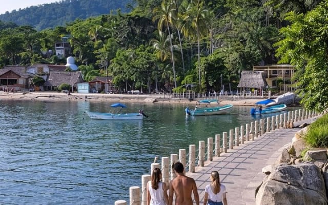 Authentic Local Experience in Quimixed Boat Tour and Waterfall photo 2