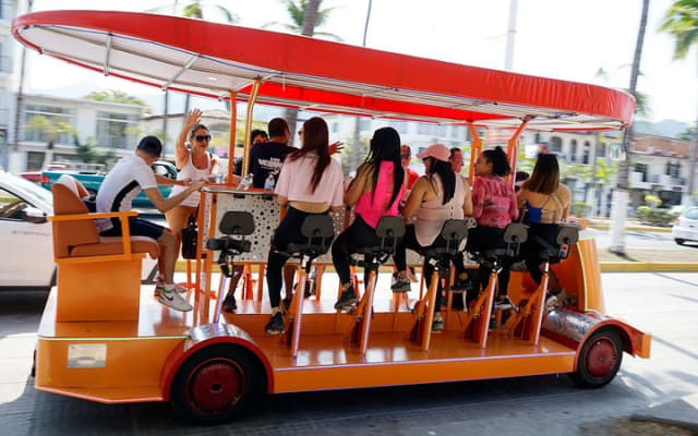Tour de fiesta en bicicleta con tequila y cerveza en Puerto Vallarta photo 6