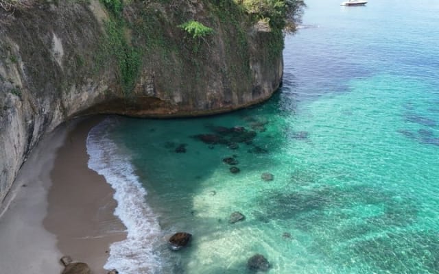 Los Arcos and Paredón Tour with Snorkeling All Inclusive