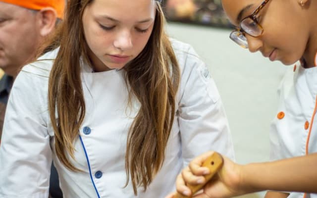 Clases prácticas de chocolate en Cacao Magico en Puerto Vallarta photo 10