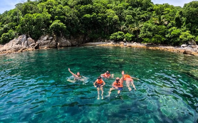 Local Adventure Snorkeling in Majahuitas and Relaxation Day on the Beach