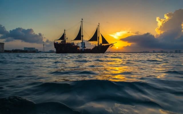 Pirate Marigalante Boat Show in Puerto Vallarta with Dinner photo 10