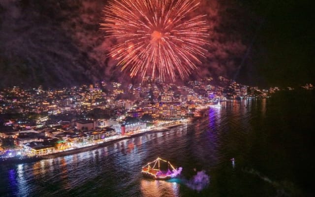 Pirate Marigalante Boat Show in Puerto Vallarta with Dinner photo 5