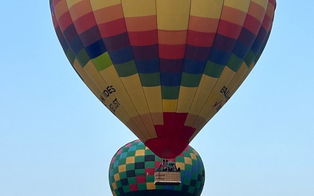 Vuelo en globo en Teotihuacán con desayuno en La Gruta y transporte photo 15