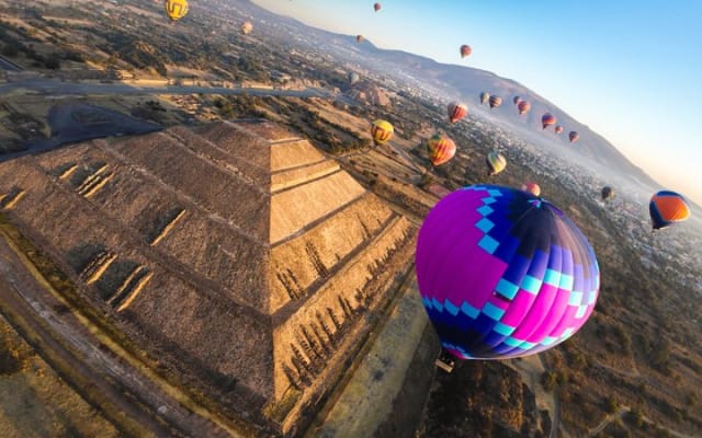 Balloon flight + Breakfast in cave + Pyramids + Pick up CDMX.