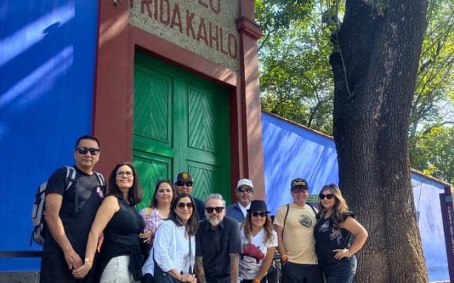 3-in-1 Tour: Frida Kahlo Museum, Coyoacan and Xochimilco Small Group