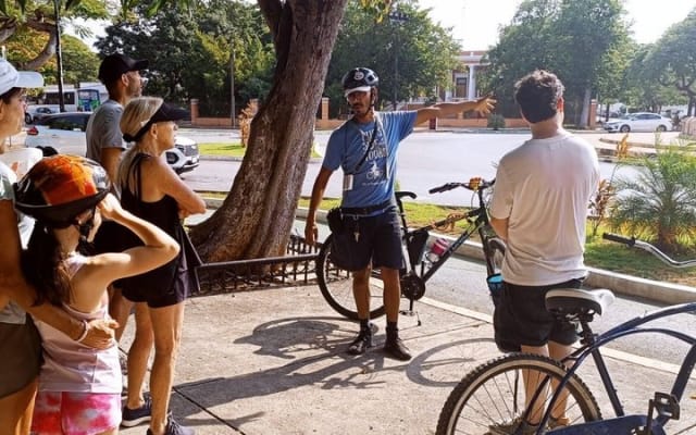 Electric Bike City Tour Discover Landmarks and Culture photo 3