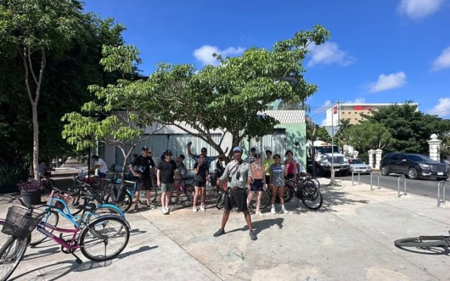 Electric Bike City Tour Discover Landmarks and Culture photo 6