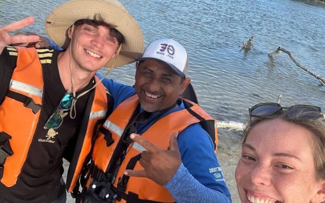 Holbox mangrove kayak tour photo 9