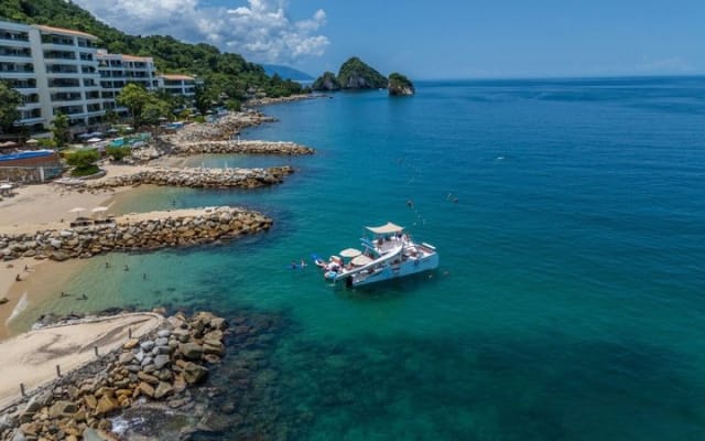 Croisière festive privée en catamaran à Puerto Vallarta photo 2